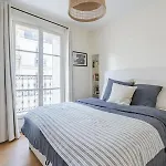 Appartement parisien baigné de soleil