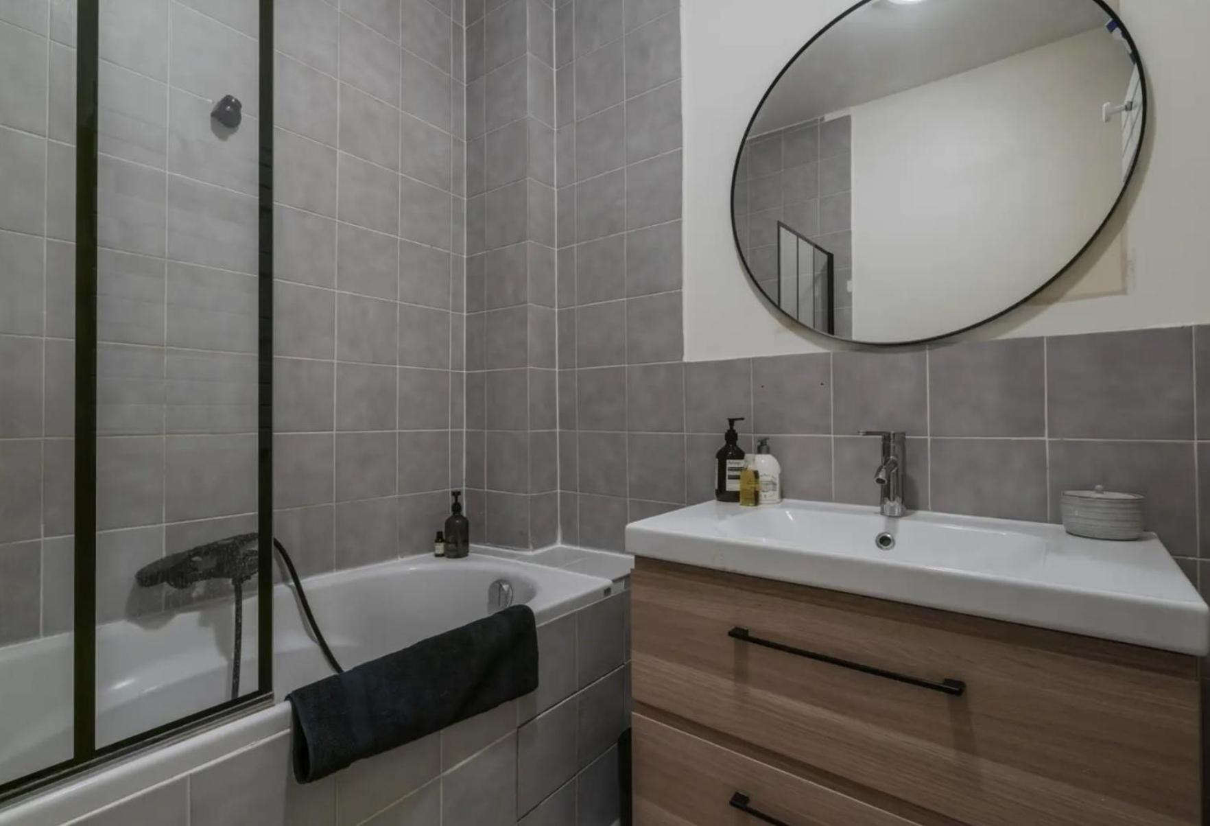 Apartment Parisien Baigne De Soleil Paris