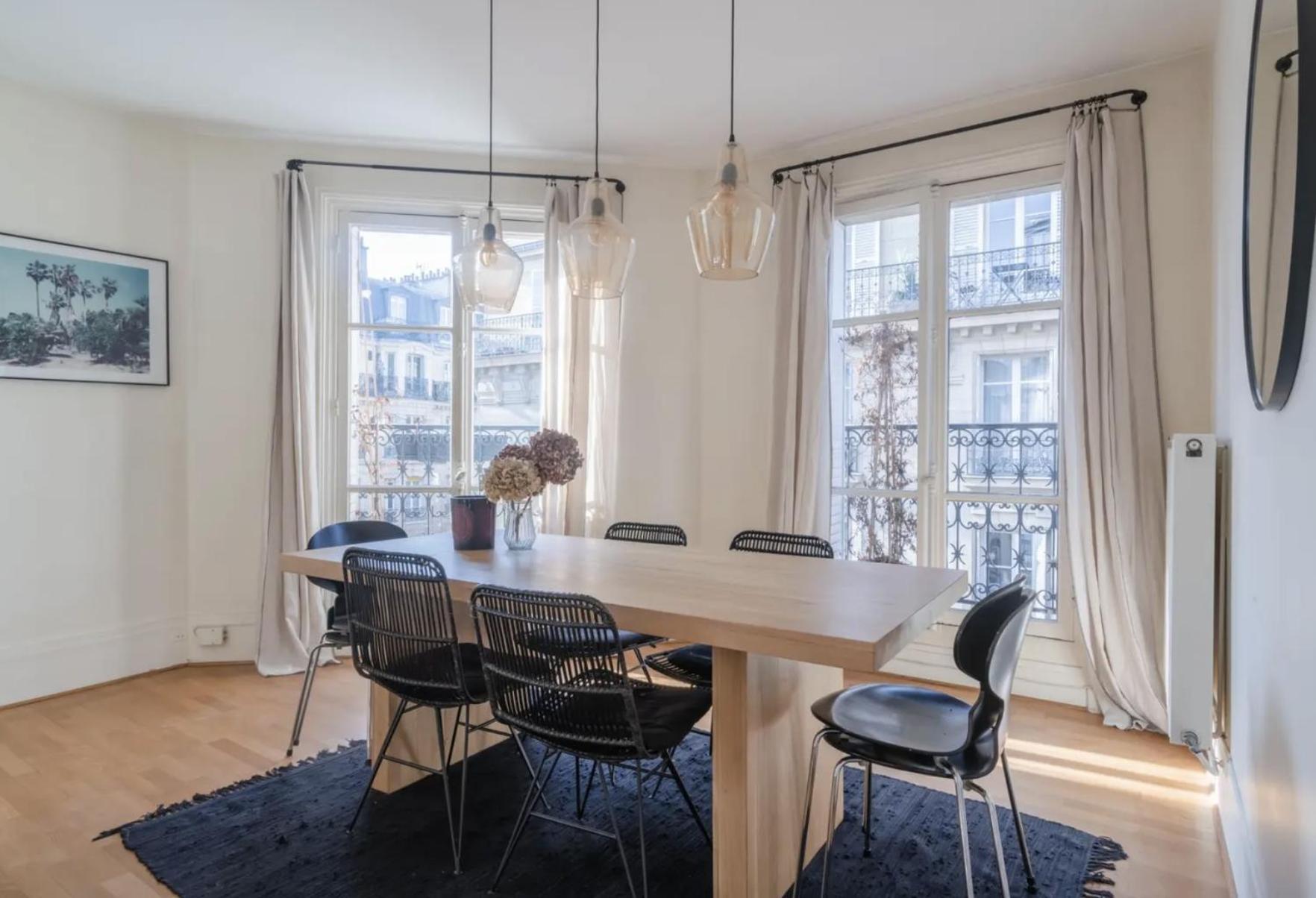 Apartment Parisien Baigne De Soleil Paris