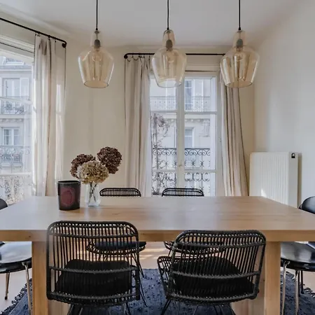 Appartamento Parisien Baigné De Soleil